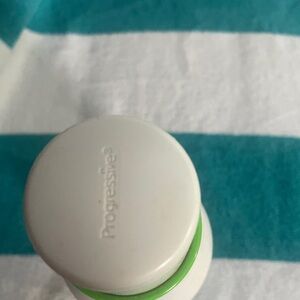 Progressive White and Green Kitchen Gadget